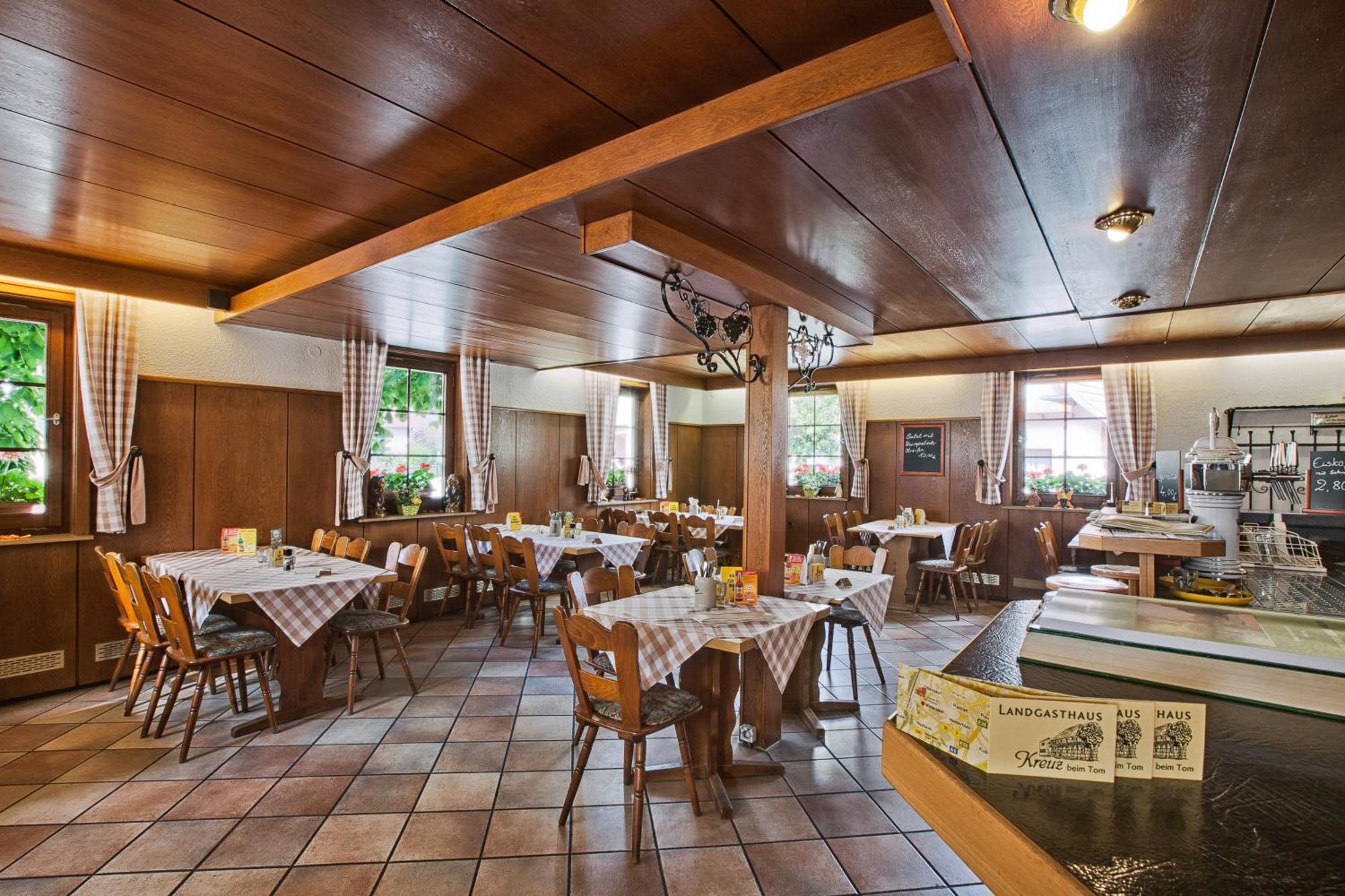 Landgasthaus Kreuz Beim Tom Раштатт Экстерьер фото