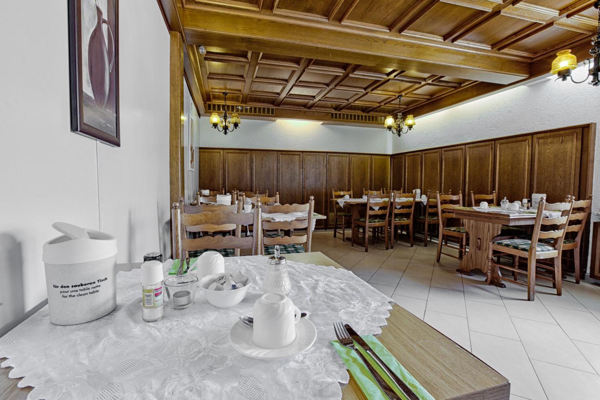 Landgasthaus Kreuz Beim Tom Раштатт Экстерьер фото